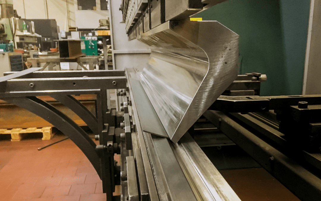 heavy metal fabrication vs. light metal fabrication 1080x675 1