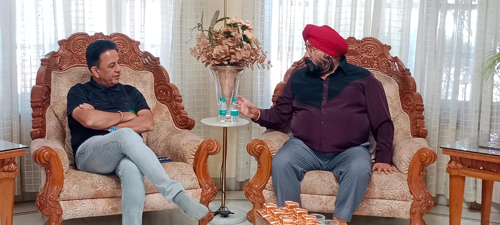 होरा निवास पहुंचे हरिभूमि–INH24x7 के प्रधान संपादक डॉ. हिमांशु द्विवेदी स्वर्गीय माता प्रकाश कौर होरा को दी भावभीनी श्रद्धांजलि