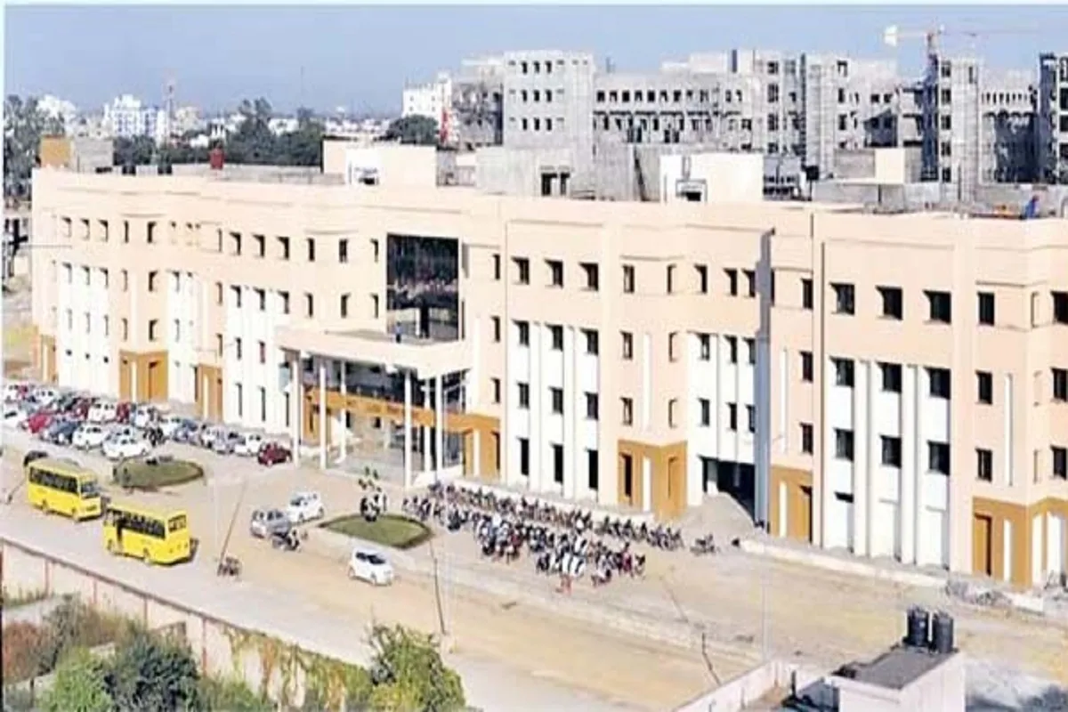 AIIMS रायपुर में ‘इलाज का संकट’! डॉक्टर और स्टाफ की कमी से जूझ रहे मरीज, बेड की कमी ने बढ़ाई चिंता