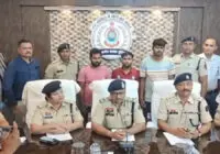 कांग्रेस नेता के बेटे की हत्या के मामले में पुलिस जांच जारी।