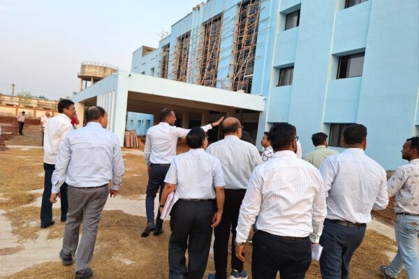 ‘सड़क खंडों के समग्र विकास की कार्ययोजना बनाकर करें काम, भविष्य की जरुरतों के अनुरूप एक साथ स्वीकृत कराएं फ्लाई-ओवर्स’