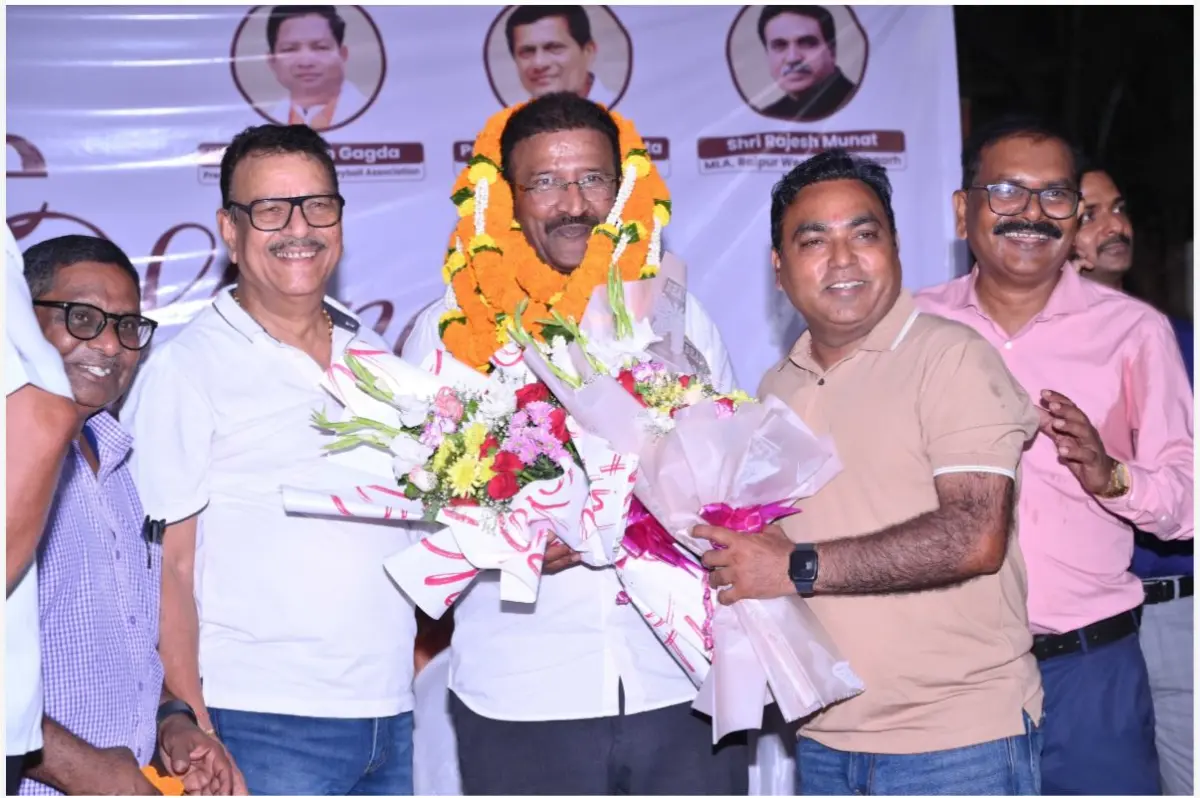 आर्ट ऑफ गिविंग ने छत्तीसगढ़ के वॉलीबॉल मैदानों को बांटे बॉल और नेट, राजेश मूणत बोले — "गांव-गांव से निकलेंगे राष्ट्रीय खिलाड़ी" 15 विधायक राजेश मूणत का माल्यार्पण और पुष्प गुच्छ से स्वागत — आर्ट ऑफ गिविंग कार्यक्रम रायपुर