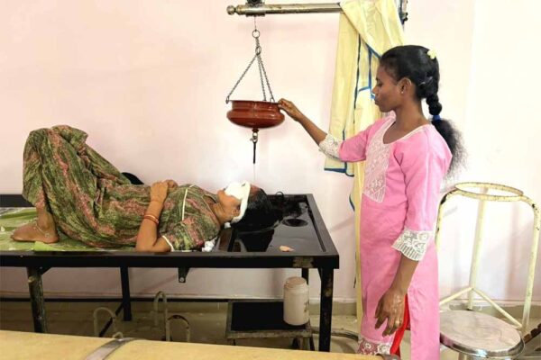 5 साल पुराने माइग्रेन से मुक्त हुईं सीमा