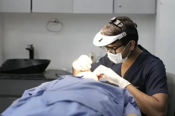 आयुष्मान भारत PMJAY कार्ड कैसे बनवाएँ 2026: ₹5 लाख तक मुफ्त इलाज, पात्रता और पूरी ऑनलाइन प्रक्रिया