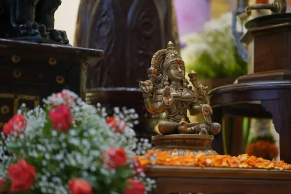 पूजा घर वास्तु — 12 ज़रूरी नियम जो हर घर में सकारात्मक ऊर्जा लाते हैं