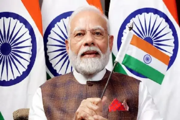 स्वीडन में दिखा पीएम मोदी का जलवा: भारतीय समुदाय ने किया भव्य स्वागत, ग्रिपेन लड़ाकू विमानों ने भी दी सलामी