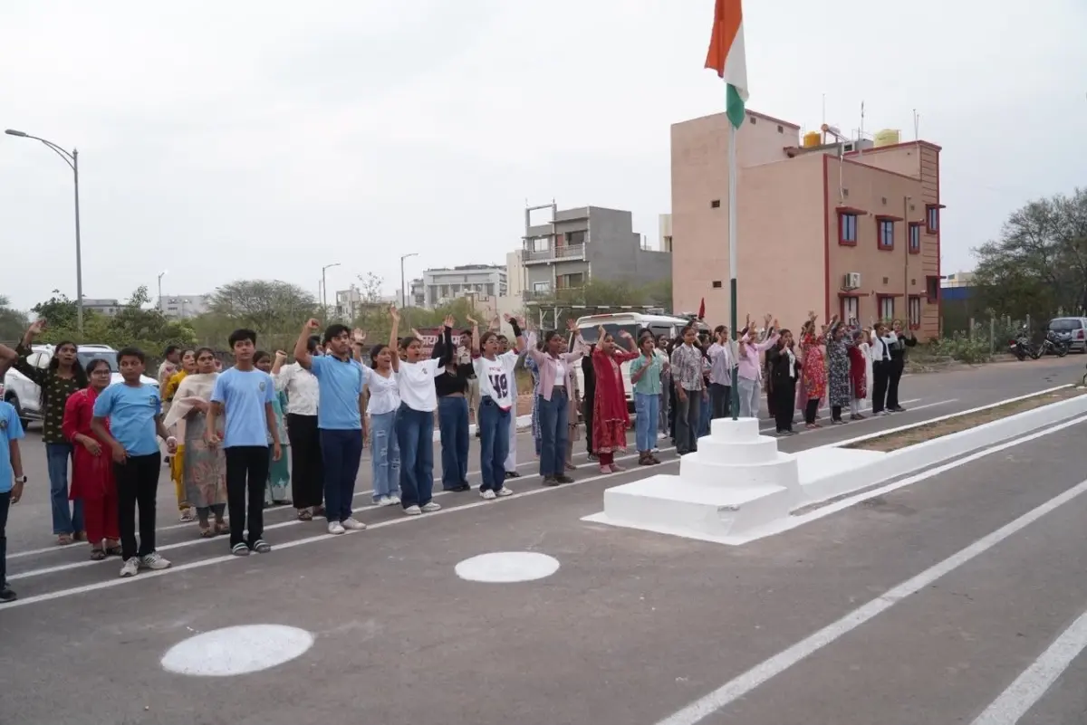 सांसद बृजमोहन अग्रवाल ने किया जय श्री राम सैन्य प्रशिक्षण के सफल युवाओं का सम्मान 6 जय श्री राम सैन्य प्रशिक्षण