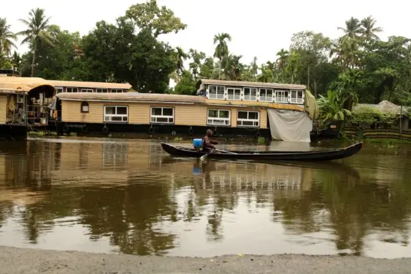 मध्य प्रदेश में मूसलाधार बारिश का कहर, नरसिंहपुर के अंडरपास में फंसी कार, चालक का रेस्क्यू