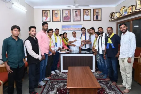 नकटी में आम आदमी पार्टी का गरीबों के घर उजाड़ने के खिलाफ अभियान तेज