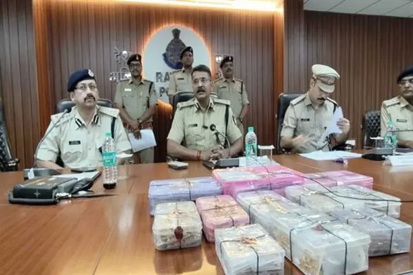 रतलाम में सराफा व्यापारी से करोड़ों की लूट का पुलिस ने 48 घंटे में किया खुलासा