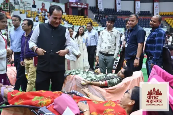 महिलाओं ने रक्तदान कर तोड़ी भ्रांति 1,188 महिलाओं ने रक्तदान कर नई तस्वीर पेश की गोल्डन बुक ऑफ वर्ल्ड रिकार्ड में 8 घंटे में सबसे अधिक महिलाओं के रक्तदान का रिकार्ड दर्ज, मुख्यमंत्री को दिया गया प्रमाण पत्र