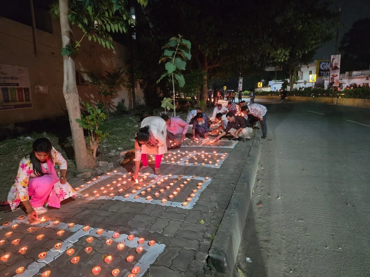 माननीय श्री नरेंद्र मोदी जी प्रधान मंत्री के जन्म दिन के अवसर में "सेवा संकल्प अभियान" " *आशीर्वाद का दिया* " उद्धेश्य में प्रकाश डालते हुए छत्तीसगढ़ स्टेट पॉव, पढ़ें पूरी जानकारी 2 प्रधानमंत्री मोदी के जन्मदिन पर रायपुर में प्रज्वलित हुए 25 हजार दीप, मुख्यमंत्री विष्णु देव साय का हुआ भव्य स्वागत