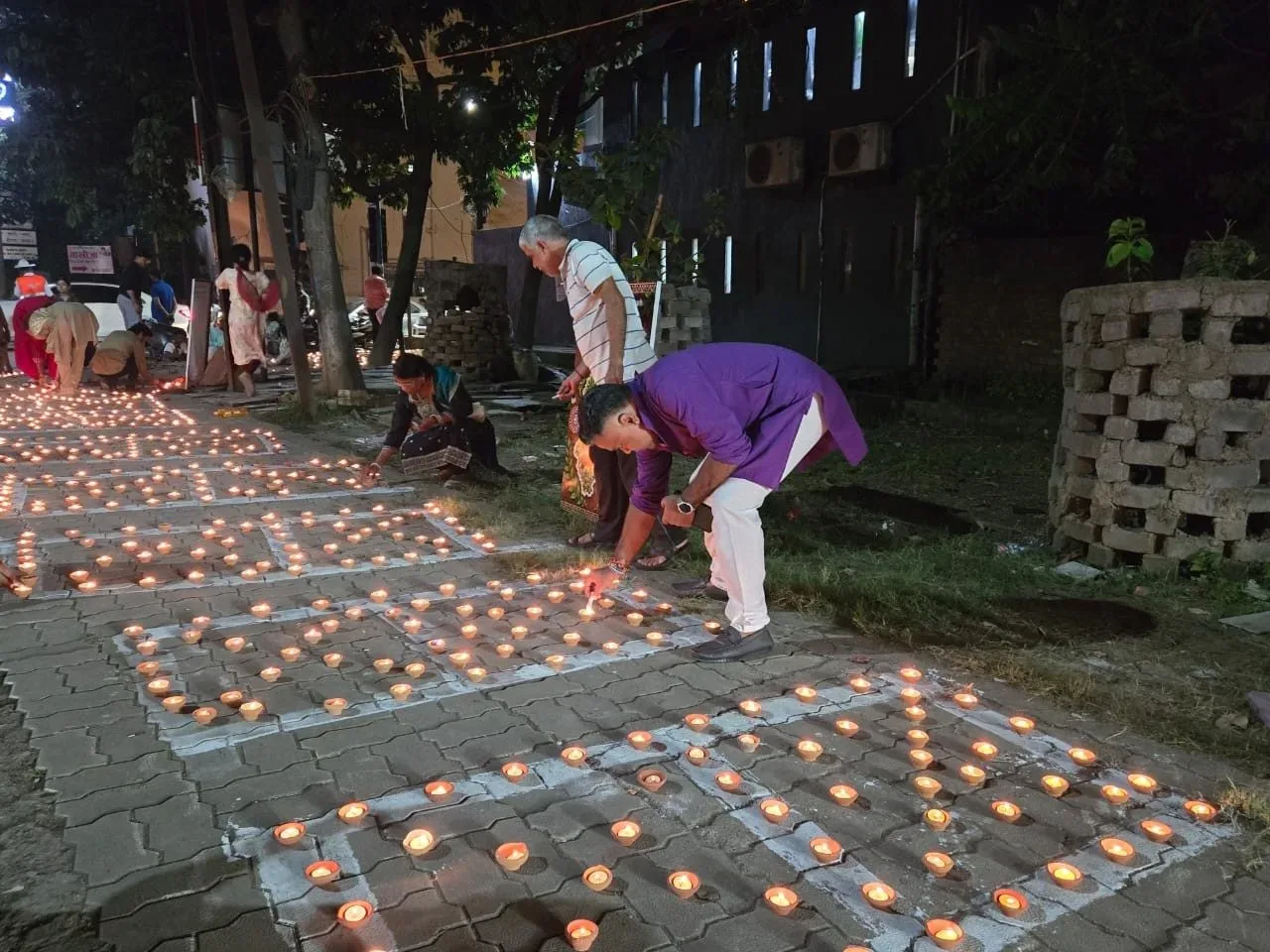 माननीय श्री नरेंद्र मोदी जी प्रधान मंत्री के जन्म दिन के अवसर में "सेवा संकल्प अभियान" " *आशीर्वाद का दिया* " उद्धेश्य में प्रकाश डालते हुए छत्तीसगढ़ स्टेट पॉव, पढ़ें पूरी जानकारी 4 प्रधानमंत्री मोदी के जन्मदिन पर रायपुर में प्रज्वलित हुए 25 हजार दीप, मुख्यमंत्री विष्णु देव साय का हुआ भव्य स्वागत