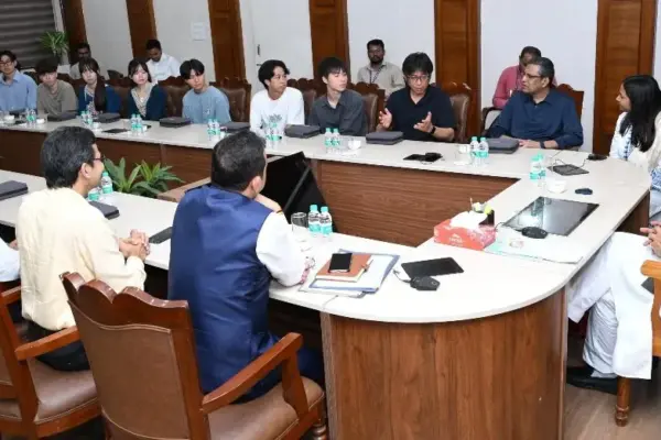 मुख्यमंत्री विष्णु देव साय से जापान की एहिमे यूनिवर्सिटी के छात्र प्रतिनिधिमंडल ने की सौजन्य मुलाकात