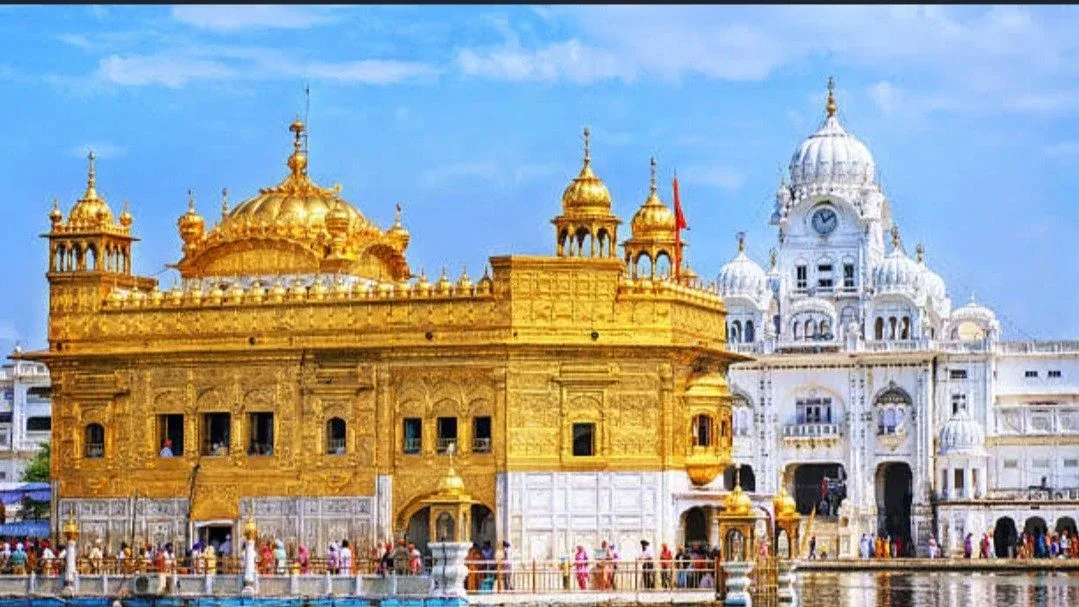 स्व. विजय चौधरी की स्मृति में अमृतसर रवाना हुआ 200 श्रद्धालुओं का जत्था, रायपुर स्टेशन पर दिखा उत्साह 4 स्व. विजय चौधरी की स्मृति में अमृतसर रवाना हुआ 200 श्रद्धालुओं का जत्था, रायपुर स्टेशन पर दिखा उत्साह