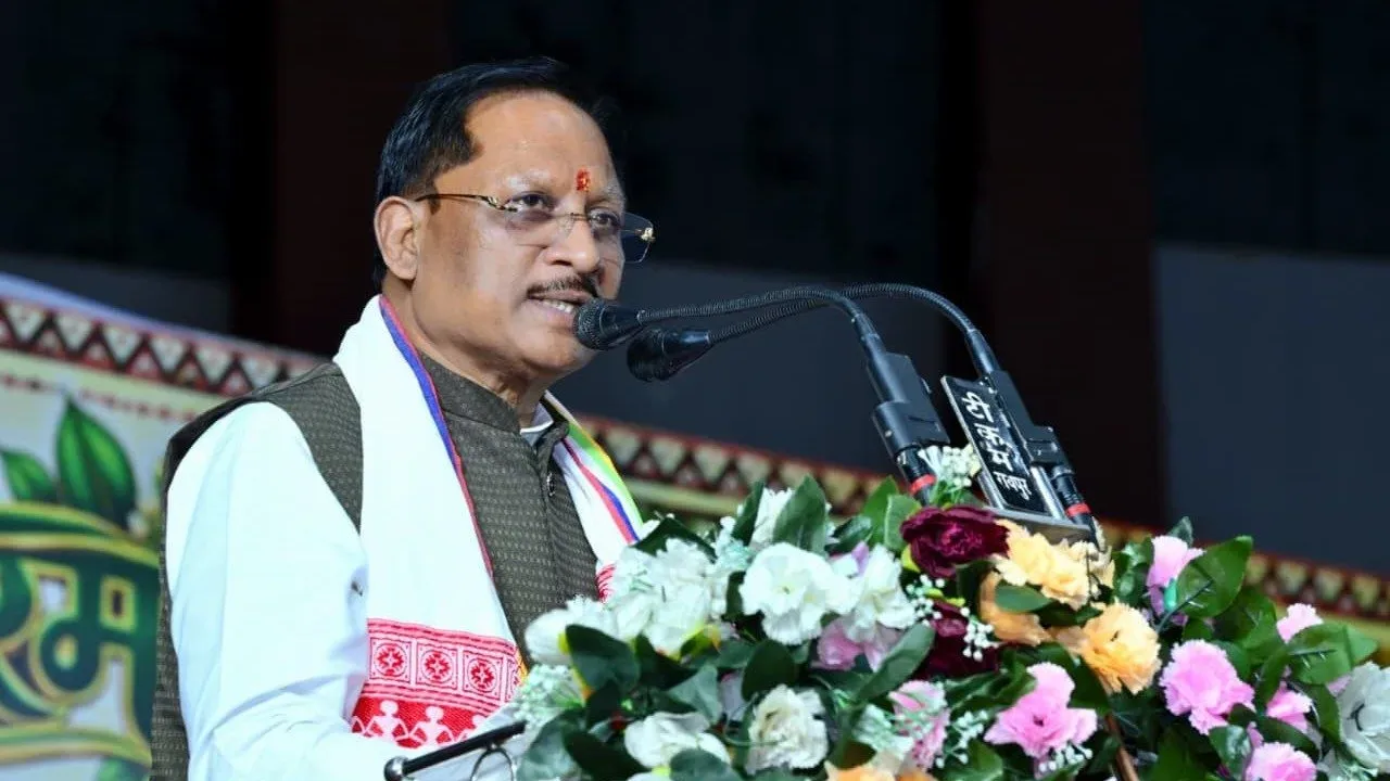 करमा तिहार हमारी समृद्ध संस्कृति, परंपरा और प्रकृति संरक्षण का प्रतीक : मुख्यमंत्री श्री विष्णु देव साय, पढ़ें पूरी जानकारी 2 मुख्यमंत्री विष्णु देव साय ने करमा महोत्सव में की बड़ी घोषणाएं, कंवर समाज को दी 1 करोड़ की सौगात